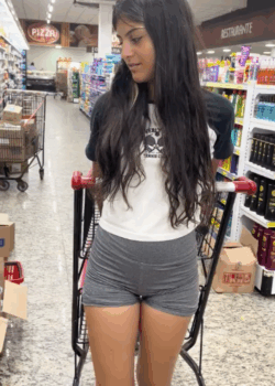Peladita provocando al tío para que le compre todo + video 11